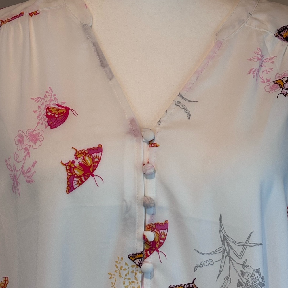 Torrid “Harper Butterflies” Blouse • Size 2 • White / Butterfly Print - Picture 9 of 16